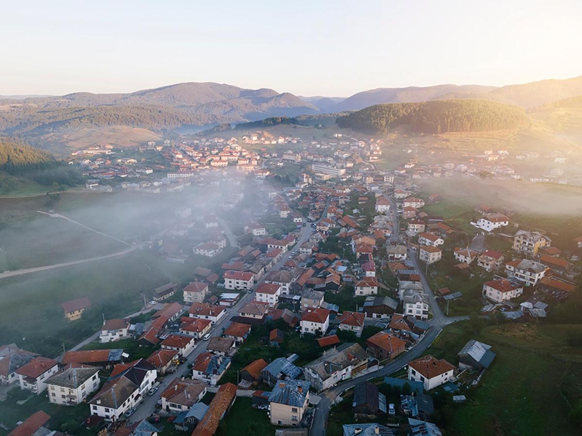 Къща За Гости "Люнгови" Zmeitsa Exterior foto